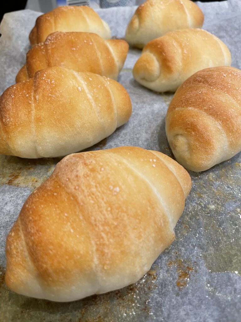 天板に乗った塩パン