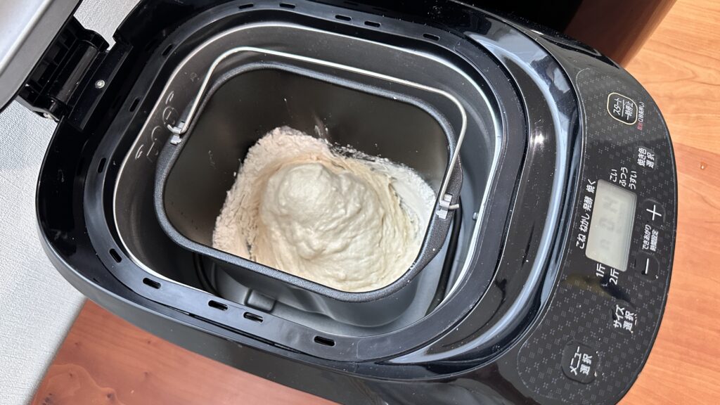 ホームベーカリーでミキシング