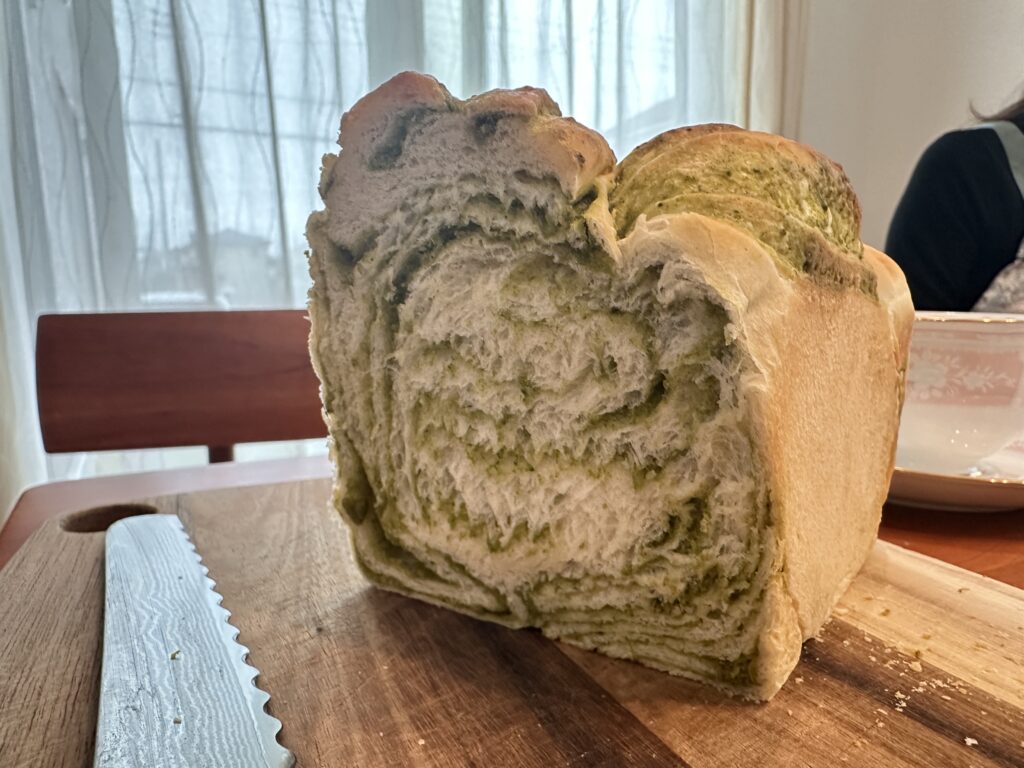 狭山茶食パンの断面