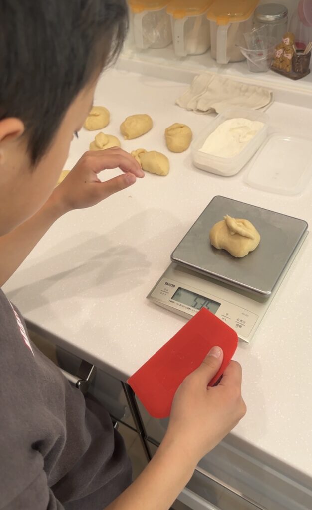 クリームパン