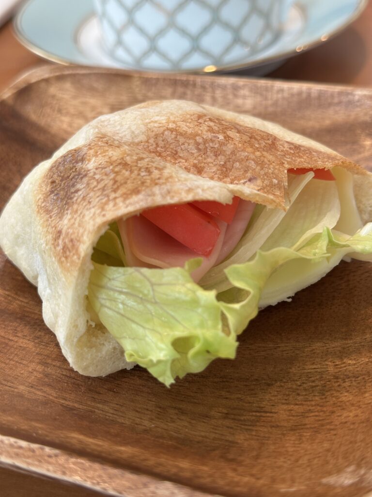具材の入ったピタパン