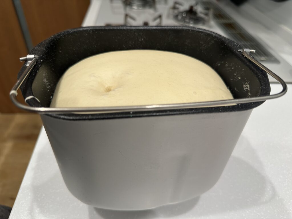 ホームベーカリーで発酵した生地