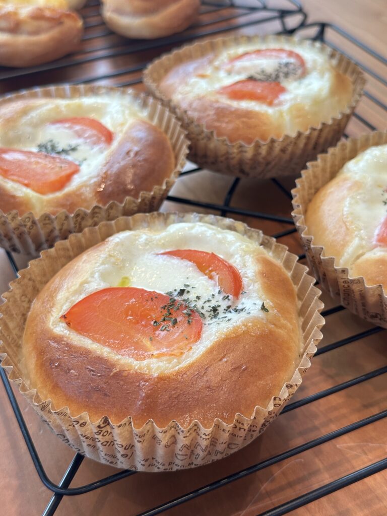 生徒様がつくったカプレーゼ風ブレッド