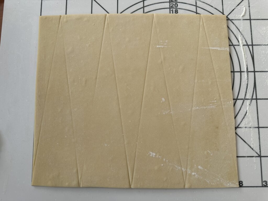 クロワッサンのトリミング