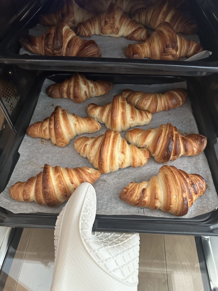 クロワッサンが焼き上がった様子