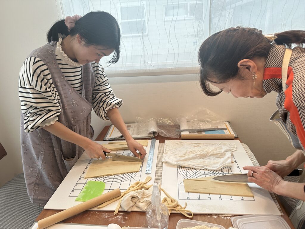 クロワッサンのレッスンの様子