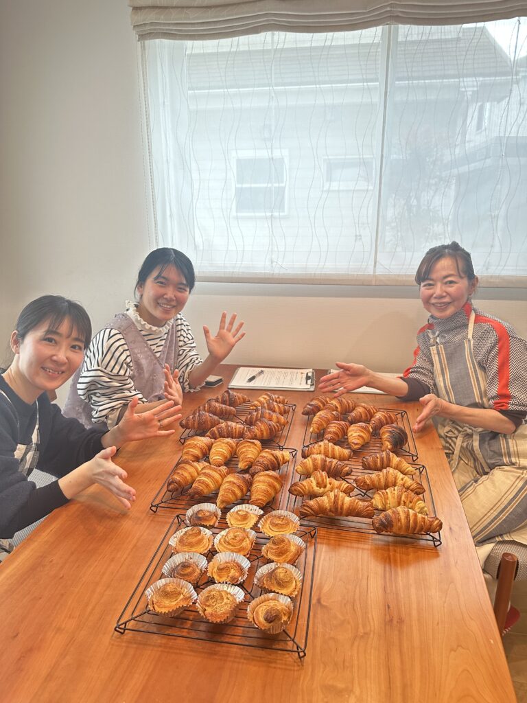 クロワッサンのレッスンの様子