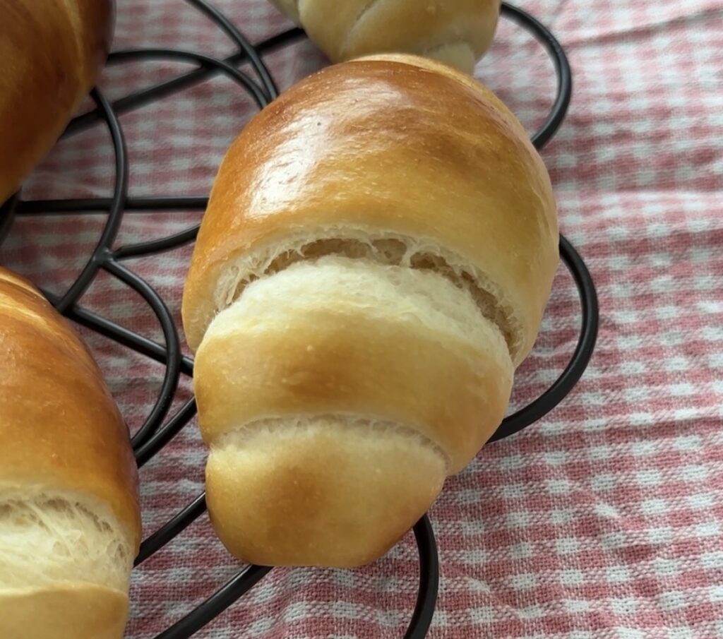 ロールパンの巻目が開き失敗