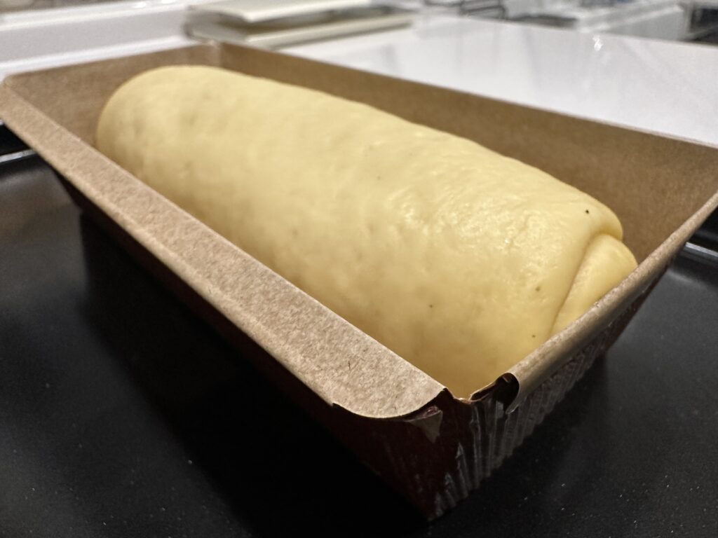 100均のパウンド型に記事を入れた様子