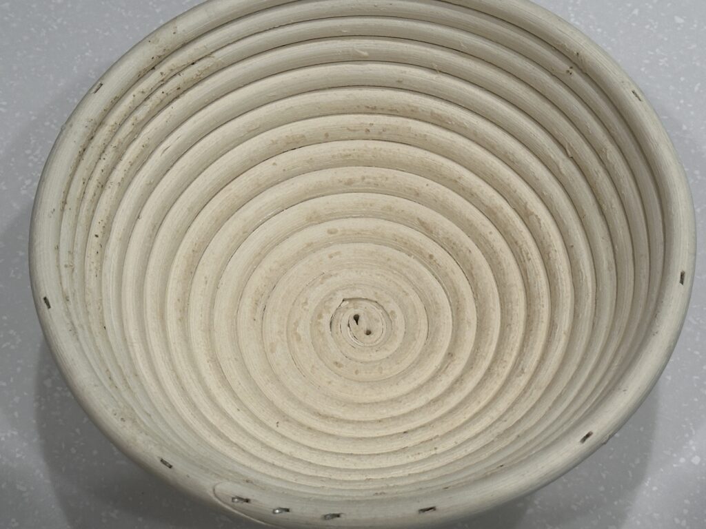 生地がこびりついた発酵かご