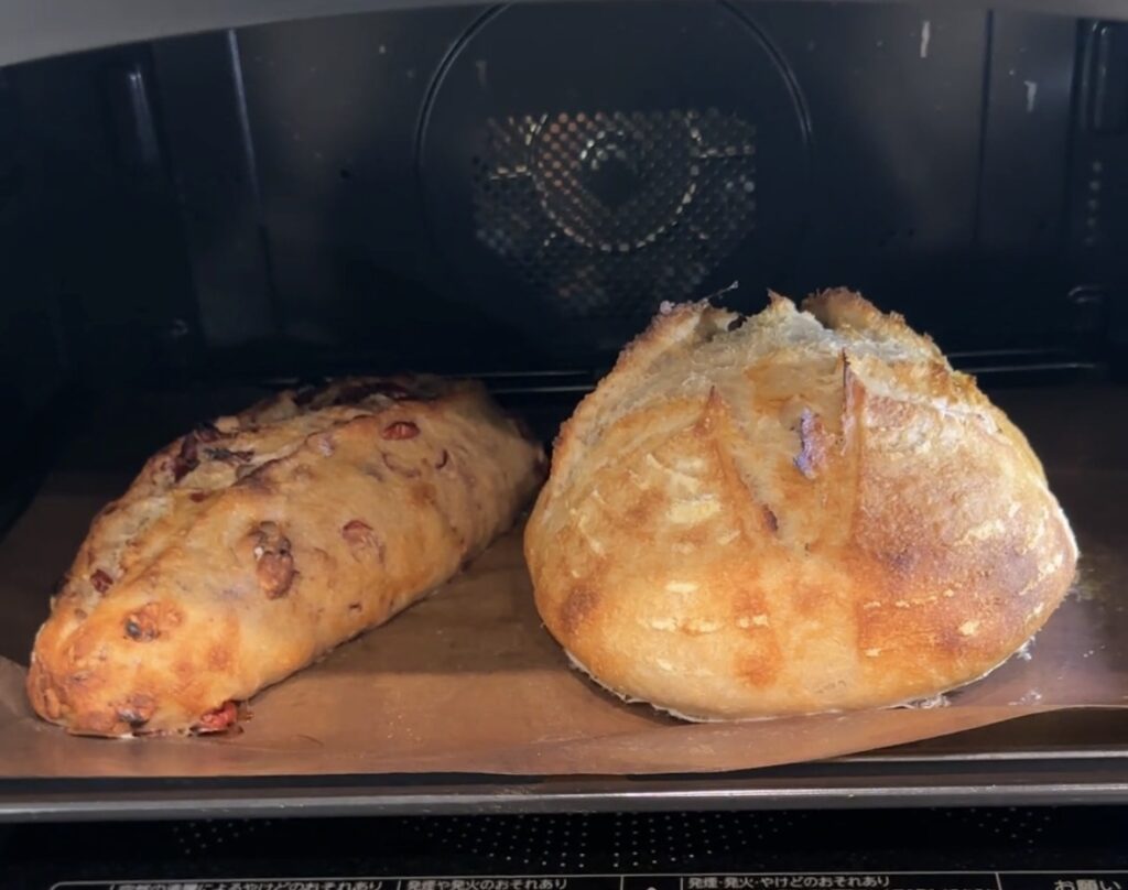 焼きたてのカンパーニュ