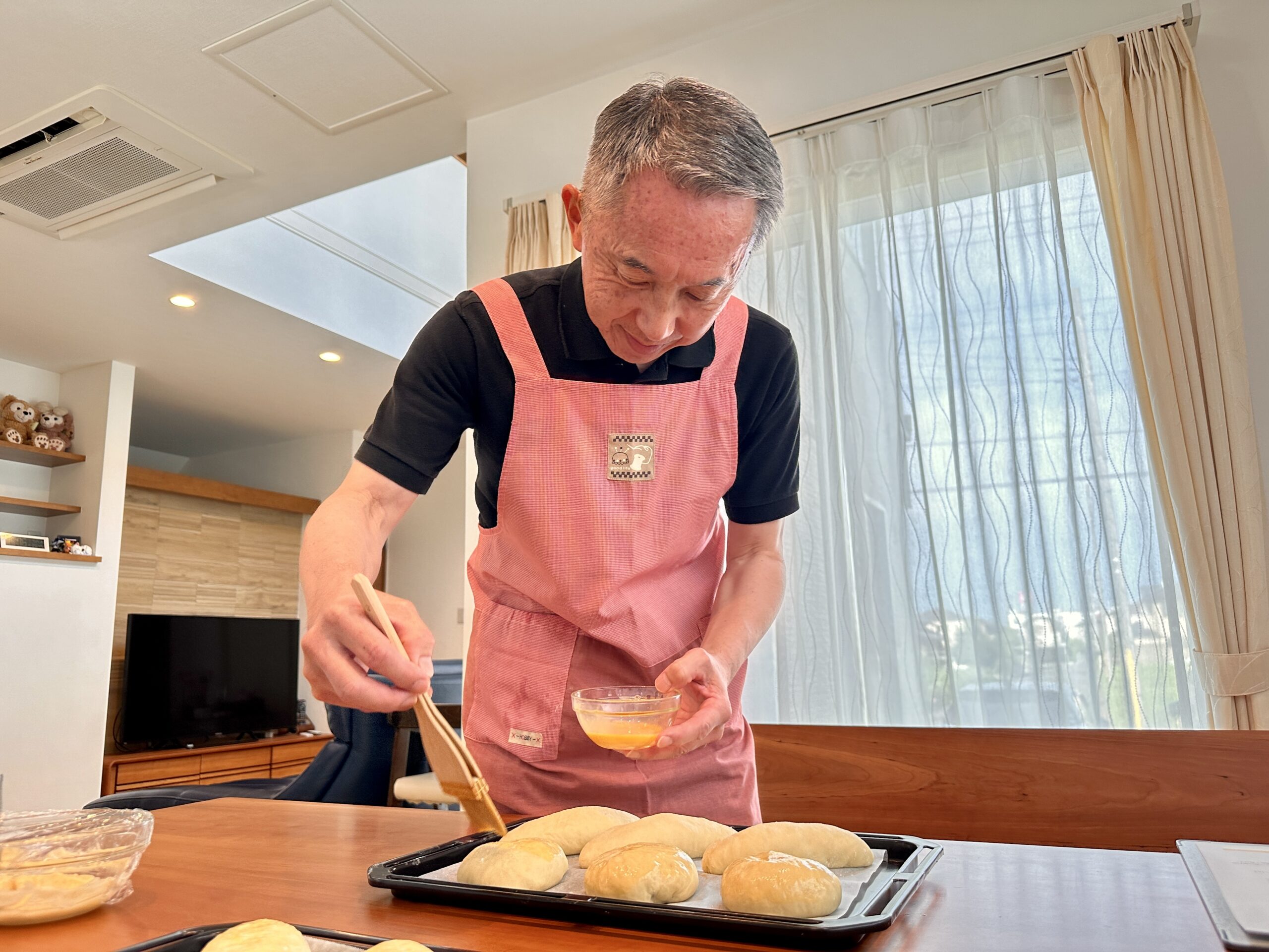 塗り卵で仕上げ中
