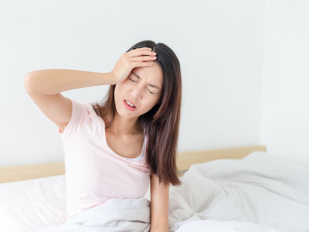 頭痛の女性